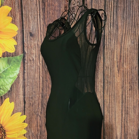 Hottie Floor-Sweeping Backless Dress - Picture 4 of 12